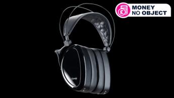 Dan Clark Audio Noire X-hovedtelefoner vist på sort baggrund med TechRadars 'Penge Ingen Hindring'-emblem