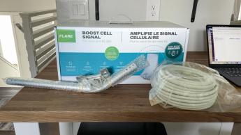 Reforçador de sinal de celular SureCall Flare 3.0 com caixa e acessórios inclusos