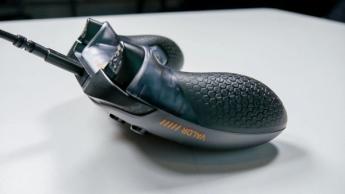人間工学に基づいたデザインのScuf Valor Proゲーミングコントローラー
