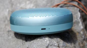 Bang & Olufsen Beosound A1 Bluetooth-Lautsprecher der 3. Generation, tragbar