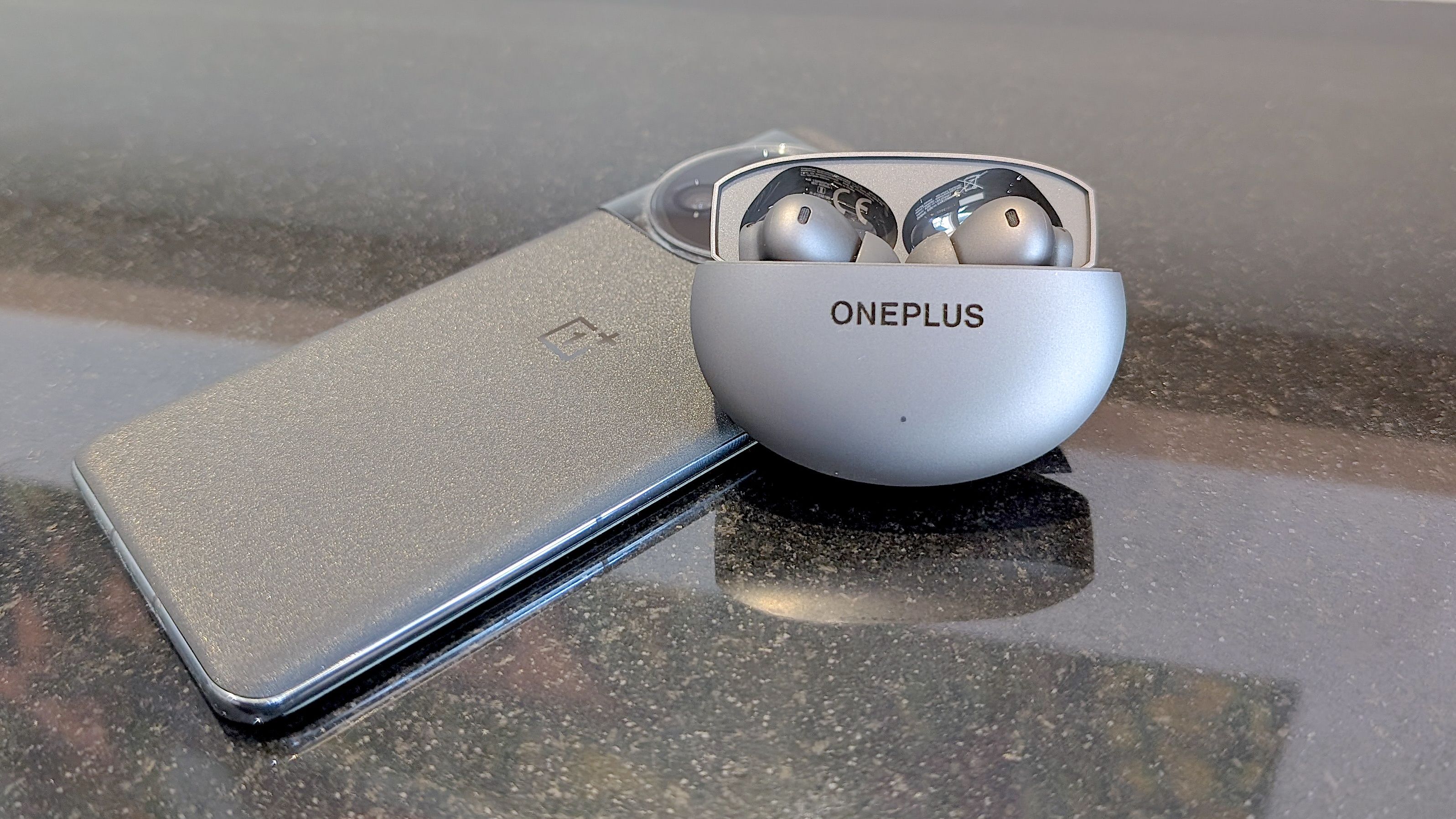 OnePlus Buds 4 kabellose Ohrhörer mit Ladecase