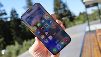 Apple iPhone 16 Pro Max-recension med detaljerade funktioner och design