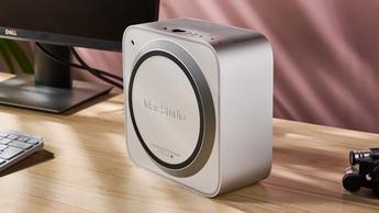 Apple Mac Studio stationær computer på et moderne kontorbord