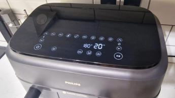 Fritadeira elétrica Philips série 3000 com dois cestos e compartimentos independentes