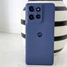 Smartphone Moto G Power 2025 con pantalla grande