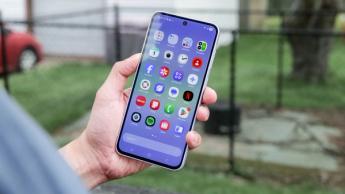 Samsung Galaxy A36 exibindo o painel de aplicativos na tela inicial