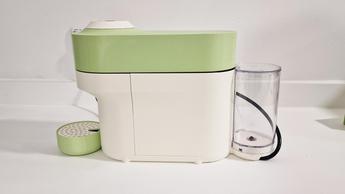 Máquina de café Nespresso Vertuo Pop na cor verde pistache