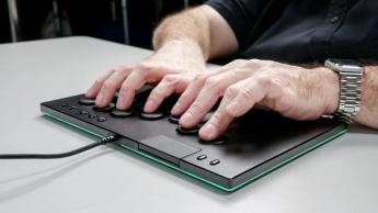 Razer Kitsune オールボタン式アーケードコントローラー(ゲーミング用)