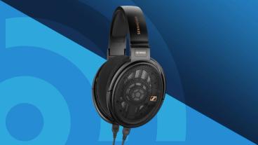 Sennheiser-hovedtelefoner med ledning på en livlig baggrund med techradar-logoet synligt