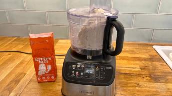 Procesador de alimentos Kenwood Multipro Onetouch preparando masa para pan