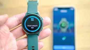 Close-up of the Garmin Vivoactive 6 smartwatch in green