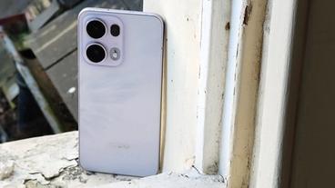 Oppo Reno 13 Pro-smartphone med elegant design