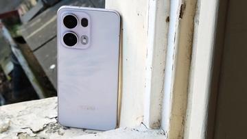 Oppo Reno 13 Pro-smartphone med elegant design