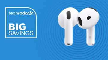 Apple AirPods 4 vist på en blå baggrund med kampagnetekst om store besparelser