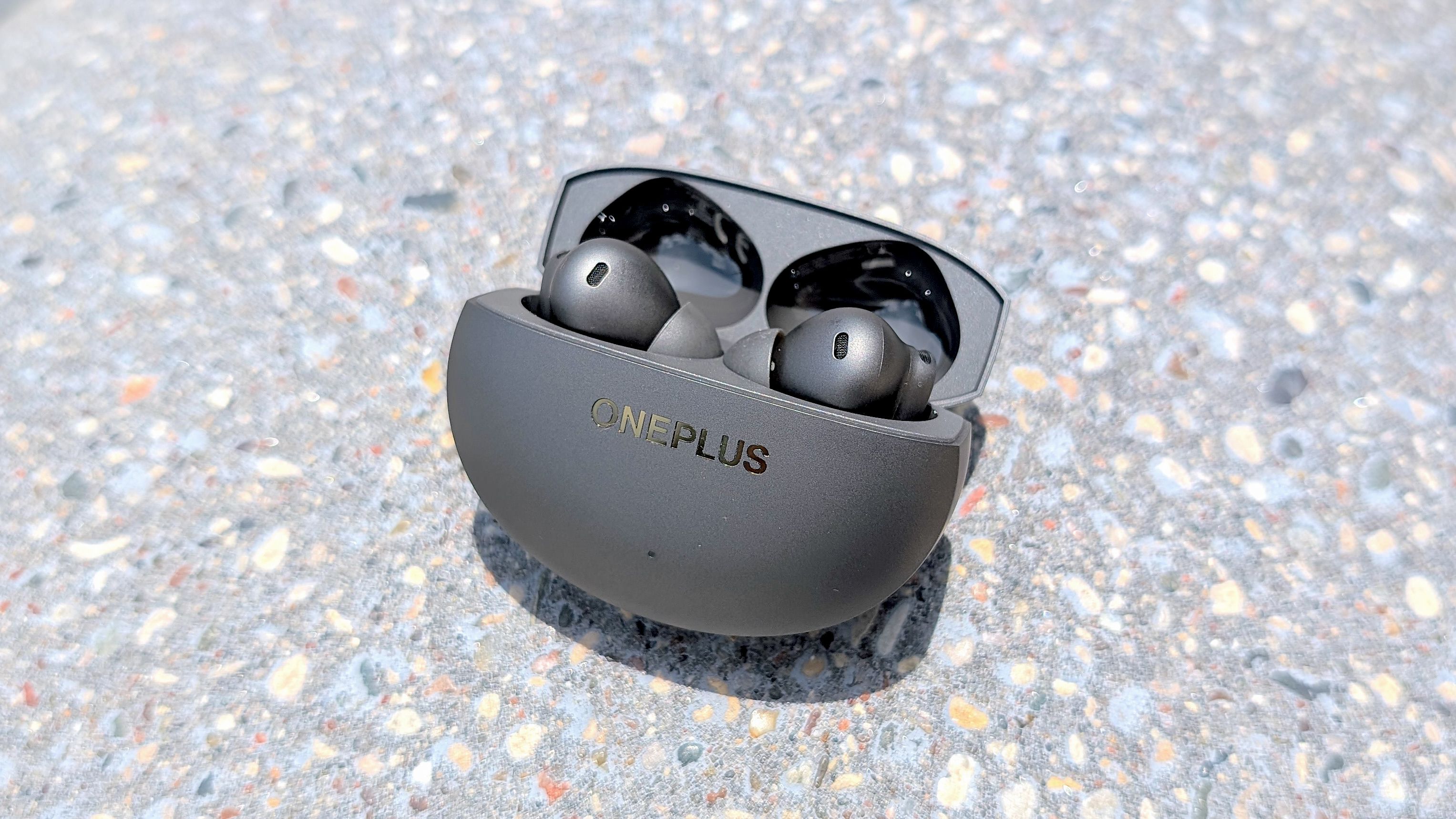 OnePlus Buds 4 True-Wireless-Kopfhörer mit Ladecase