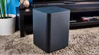 Das JBL Bar 1300x Soundsystem in Schwarz mit HDMI-Anschlüssen, zwei kabellosen Surround-Lautsprechern und Subwoofer