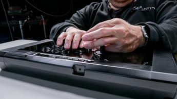 Qanba Obsidian 2 arkadsticka för PlayStation och PC