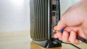 신뢰할 수 있는 인터넷 연결을 위한 고속 케이블 모뎀