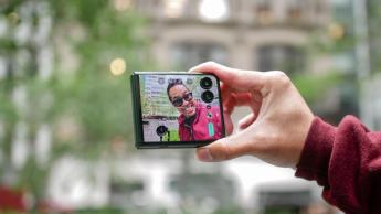Motorola Razr Ultra 2025 selfie shot with the outer screen.