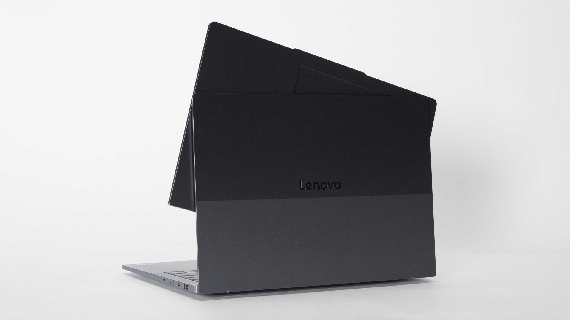 Lenovo ThinkBook VertiFlex Concept ノートパソコンの背面ビュー