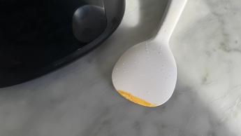 Probando la arrocera Cosori de 5.0 cuartos en una encimera de cocina