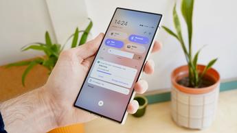 Nærbillede-anmeldelsesbilleder af Nubia Red Magic 10 Air gaming-smartphone
