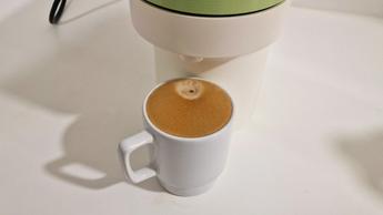 Máquina de café Nespresso Vertuo Pop na cor verde pistache
