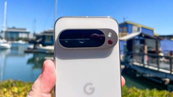 Primer plano de la cámara del Google Pixel 9 Pro que muestra funciones avanzadas de fotografía