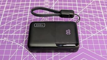 Power bank portátil Iniu P50-E1 de 45W para carregamento rápido de dispositivos