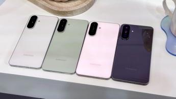 Smartphones Samsung Galaxy A56 en colores gris claro, oliva, rosa y grafito
