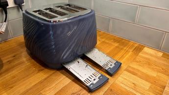 Tostador Delonghi Ballerina Seta con charola recogemigas removible