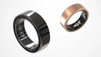 Nahaufnahme von zwei Acer FreeSense Smart-Ringen in Schwarz und Roségold