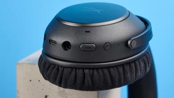 Et trådløst HyperX Cloud Alpha 2 gaming-headset til fordybende spiloplevelser