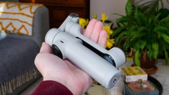 Estabilizador gimbal Insta360 Flow 2 Pro para smartphone, ideal para gravação de vídeo móvel