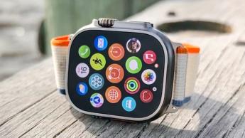 Apple Watch Ultra 2 Smartwatch mit strapazierfähigem Design und erweiterten Gesundheitsfunktionen