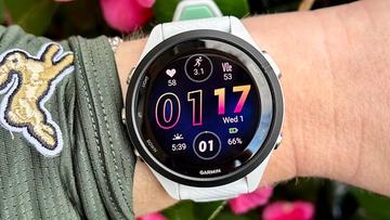 Garmin Forerunner 265 GPS-løbeur med AMOLED-skærm