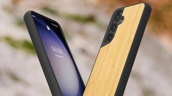 Uma seleção das melhores capas para Samsung Galaxy S24 exibidas sobre uma mesa