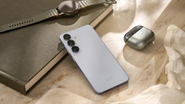 세련된 디자인의 삼성 갤럭시 S25 스마트폰