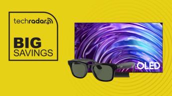 Televisor Samsung OLED y anteojos inteligentes Ray-Ban Meta sobre un fondo amarillo con texto de grandes ahorros
