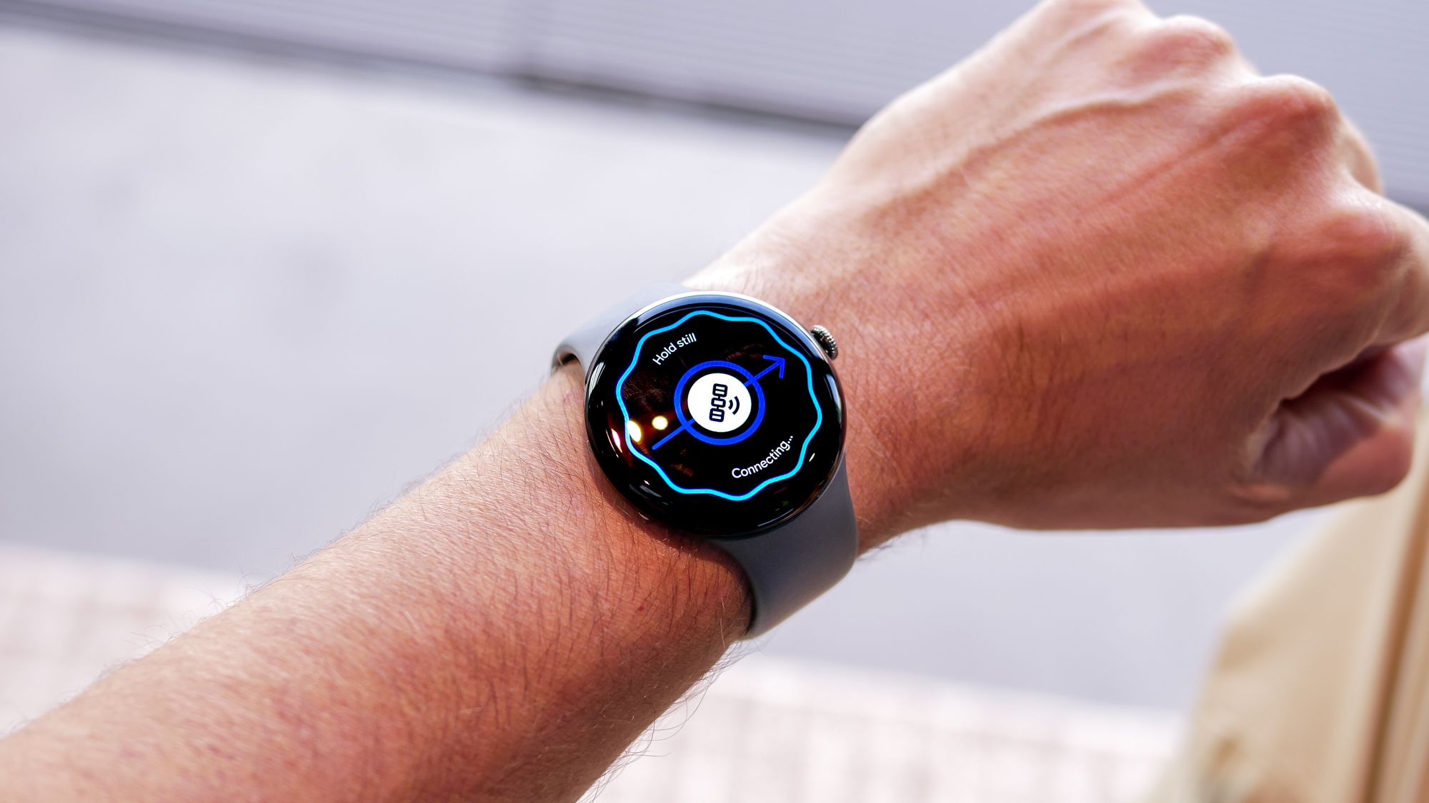 Närbild av smartklockan Google Pixel Watch 4