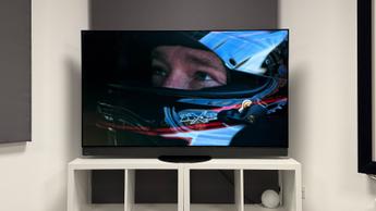 65-дюймовый OLED-телевизор Panasonic Z95B на витрине