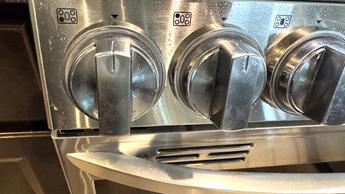 Estufa inteligente LG de gas de 6.3 pies cúbicos modelo LSGL6337F con panel de control intuitivo