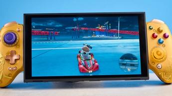 En gylden GameSir G8 Plus mobil gaming-controller