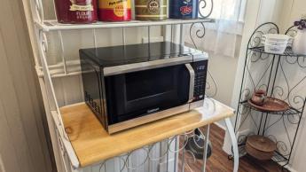 Microondas Cuisinart CMW-70 de 0.7 pies cúbicos probado en una cocina doméstica