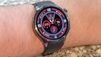 OnePlus Watch 3 smartwatch-display, der viser urskiven