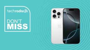 Smartphone Apple iPhone 16 Pro sobre um fundo azul-claro com a mensagem promocional 'não perca'