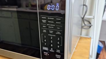 Microondas Sharp SMC1169KS con tres opciones de descongelación automática para carne, ave y pescado