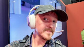 マイク付きでイヤーパッドが快適なJBL Quantumゲーミングヘッドセット