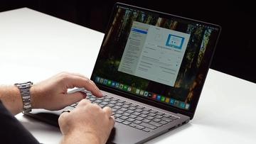 YouTubern Wylsacom visar upp en läckt Apple MacBook Pro med det nya M4-chippet