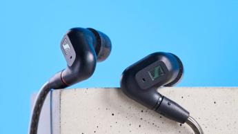 Sennheiser IE 200 kabelgebundene In-Ear-Kopfhörer in Schwarz und Silber mit ergonomischem Design